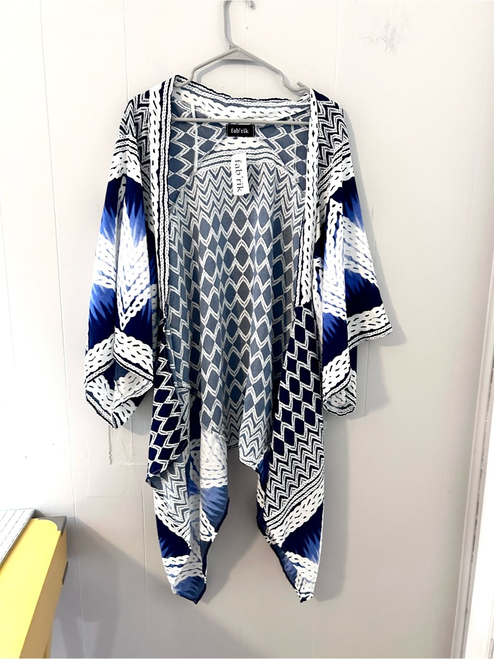 fab'rik Blue and White Geometric Open-Front Kimono - Picture 2 of 10